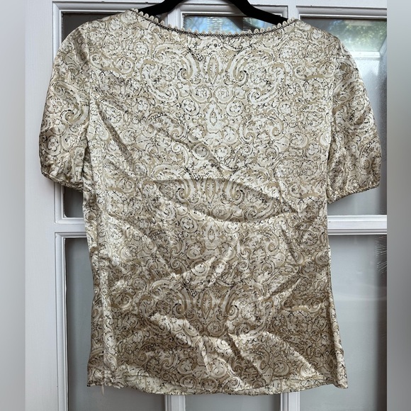 Josie Natori 100% Silk Cream & Gold Puff Sleeve Scalloped Neck Blouse Size XS - Picture 5 of 12